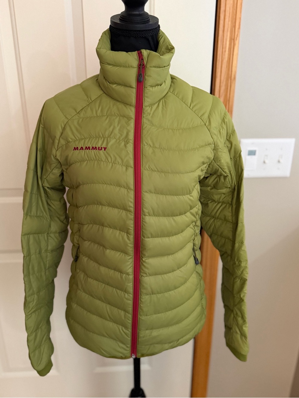 Mammut broad peak green light weight packable performance down jacket.Small
